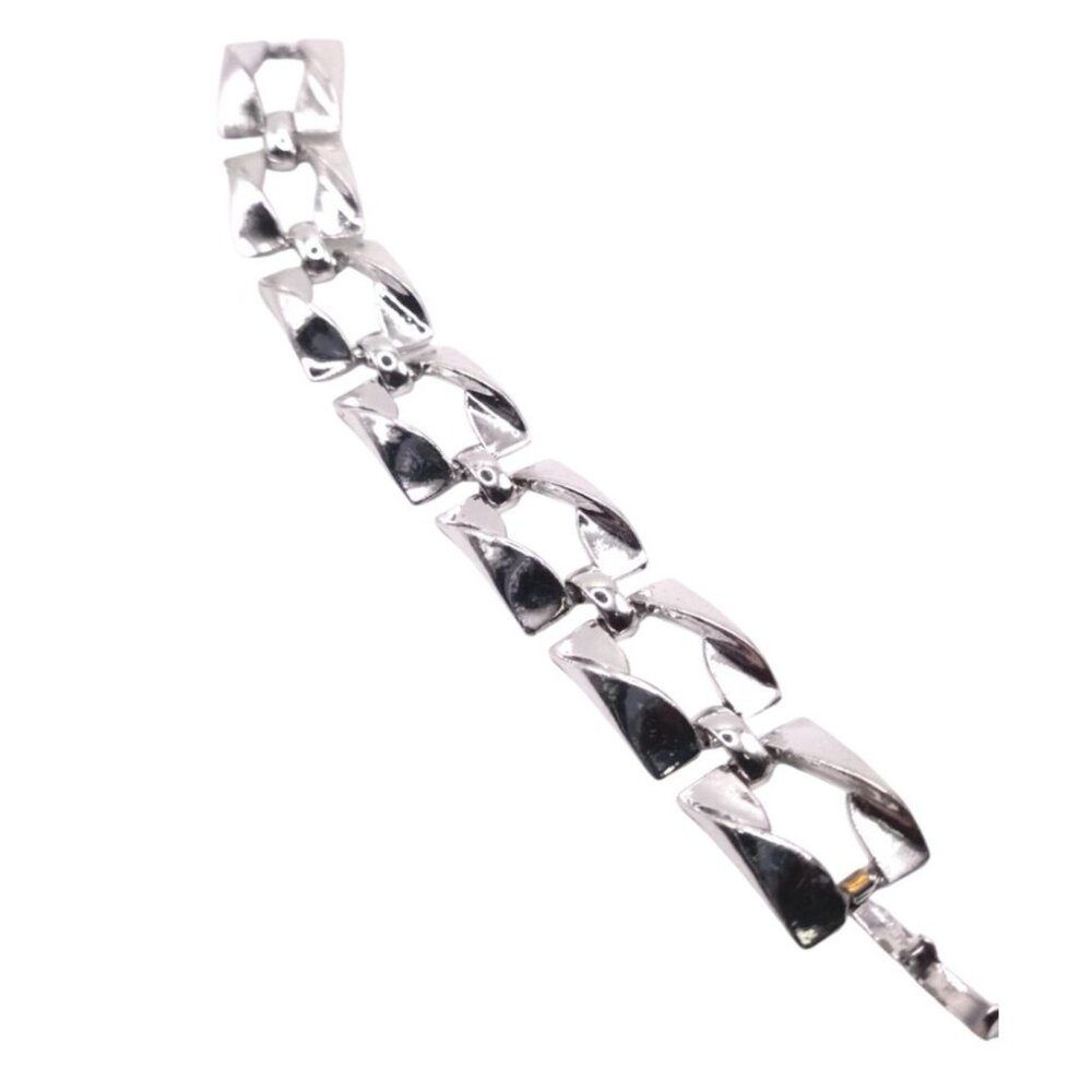 Silver-Tone Geometric Link Bracelet For Women Modern Design Polished Finish